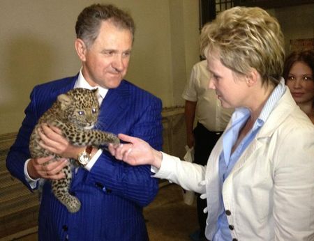 Новорожденного леопарда в  ижевском зоопарке навестил президент Удмуртии