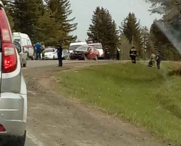 Неподалеку от Ижевска в ДТП с "Ладой Гранта" погибли водитель и пассажир ВАЗ-2105