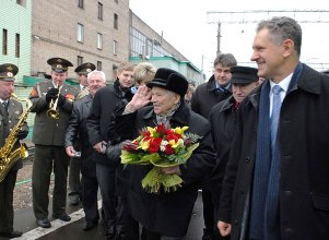 Михаила Калашникова поздравили с 90-летием первые лица государства