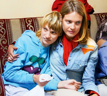 Больную аутизмом сестру Натальи Водяновой выгнали из кафе