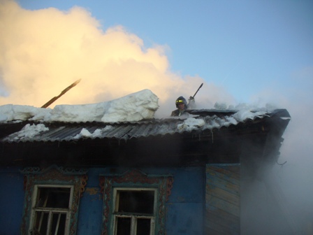 Частный дом сгорел в Кезском районе