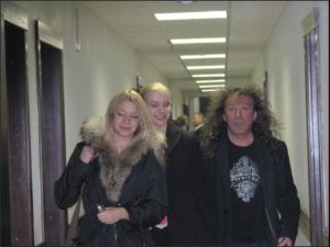 Певцу Владимиру Кузьмину и его дочери Соне стало плохо во время похорон Степана