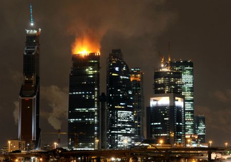 Видео: пожар в «Москва-Сити» стал  мировым хитом в Twitter