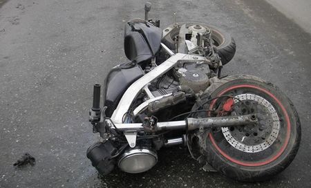 Джип сбил мотоциклиста на оживленной улице в Удмуртии