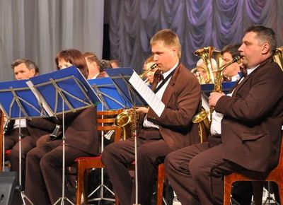 Оркестр начнет играть по выходным у Дома Правительства в Ижевске