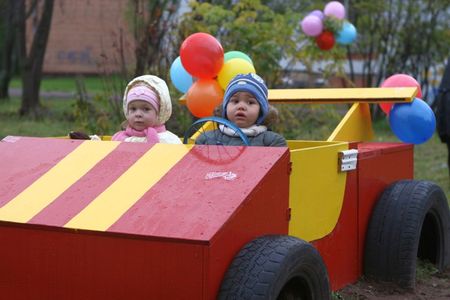 Новая детская площадка открылась в  ижевском городке Металлургов 