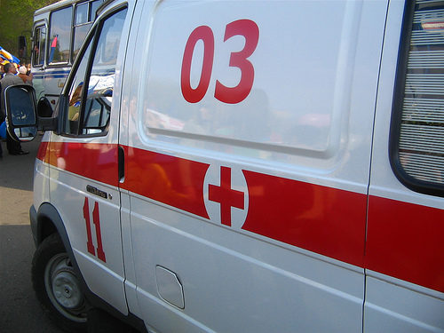 Иномарка перевернулась в Игринском районе: пострадали три человека
