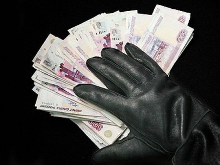 Лжесоцработница украла 25 тыс рублей у пенсионерки в Удмуртии 