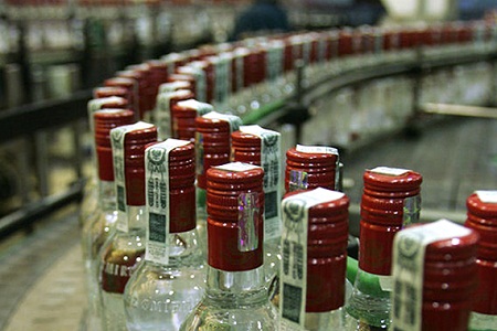 Минимальная розничная цена на бутылку водки не превысит 210 рублей