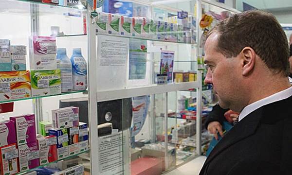 Цены на презервативы благодаря Дмитрию Медведеву снизятся к осени 2017 года