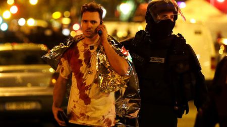 Жертвами терактов в Париже стали граждане 12 стран