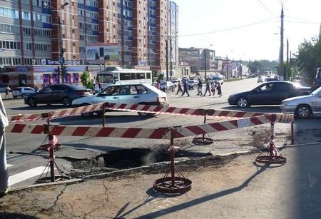 Ремонтные работы на месте серьезного порыва в Ижевске завершат к концу недели