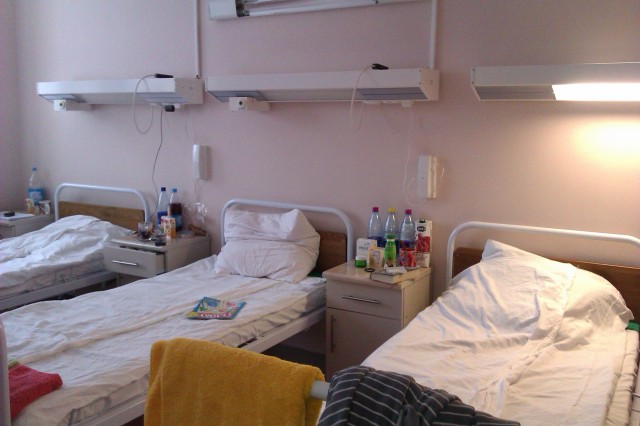 В Завьяловской больнице, где больного ребенка положили на пол, началась проверка