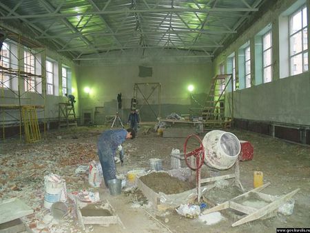 Президент Удмуртии распорядился отремонтировать спортазлы двух ижевских школ
