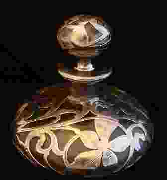 Французские парфюмеры создадут духи с запахом недавно умершего человека