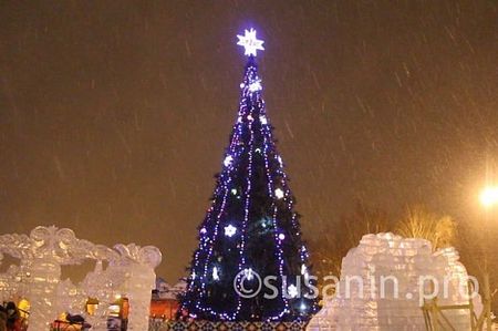Из-за погоды на Центральной площади Ижевска все еще не построен ледовый городок