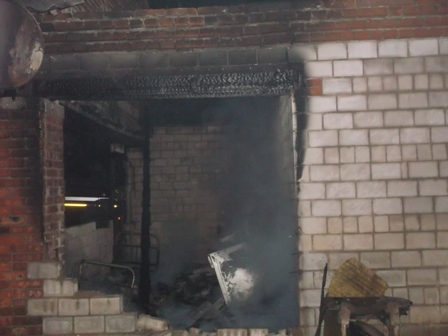Неизвестные подожгли дом в Шарканском районе