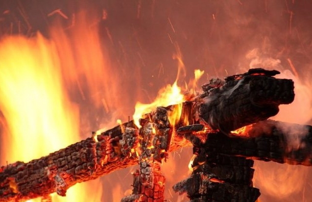 В Ижевске сгорел жилой дом