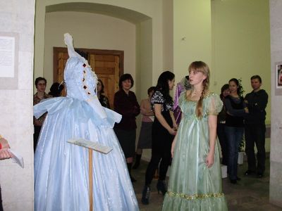 Фотообзор: дизайнер из Сарапула сшила платья мадам де Помпадур и Екатерины Великой
