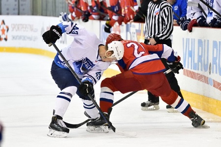 В Казани хоккейный клуб Ижсталь проиграл местному Барсу