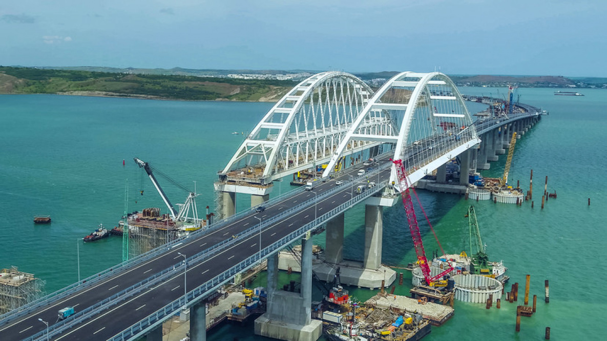 Президент России Владимир Путин открыл движение по Крымскому мосту