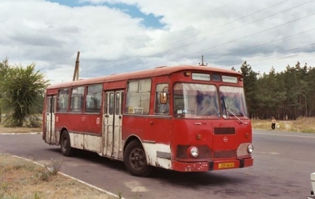 В Ижевске пустят дополнительные автобусы на Хохряковское и Южное кладбища