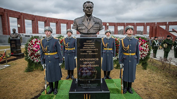 К юбилею Калашникова в Удмуртии выпустят памятную монету, марку и организуют передвижную выставку