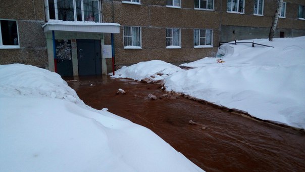 Ставший причиной потопа на Сабурова в Ижевске водопровод скоро починят