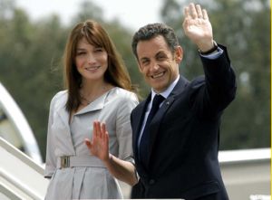 Журналисты обнаружили рекламу стирального порошка с участием Николя Саркози
