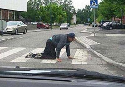 В Удмуртии автомобилист переехал лежащего на дороге пешехода