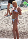 Фото: потолстевшая Анастасия Волочкова разделась на пляже в Крыму