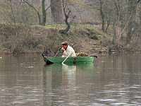 В Удмуртии перевернулась лодка с тремя рыбаками, двое утонули