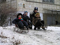 В Ижевске ребенок на санках попал под грузовик