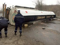 В Удмуртии во время движения от КАМАЗА отцепилась цистерна с пропаном и бутаном