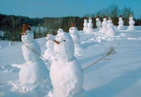 В засыпанных снегом ижевских дворах пройдет конкурс новогодних скульптур