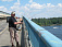 Мужчина ловил рыбу с «Долгого моста» в  Ижевске