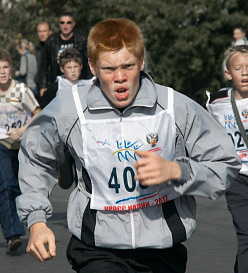 Спортсмены разных возрастных групп прошли дистанции в 1, 2, 4, 6, 8 и 12 километров