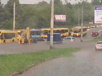 Машины в Ижевске ушли под воду