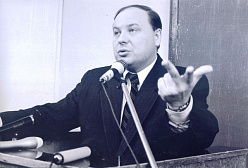 Ныне покойный известный экономист и политик Егор Гайдар