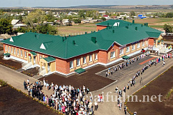 Новая школа  в деревне Чем-Куюк