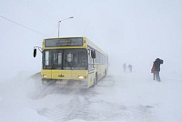 В Ижевске 83-летняя пенсионерка попала под колеса автобуса на нерасчищенной дороге