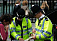 Убийственные скидки: на распродаже одежды в Лондоне покалечили полицейских
