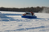 Пожилого рыбака вытащили из ледяной воды спасатели Ижевска