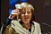 Видео: официант окатил пивом Ангелу Меркель