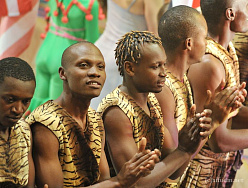 Акробатическая группа Памойа из Кении