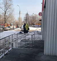 На улице Заречное шоссе в Ижевске около 14.00 обнаружено тело мужчины