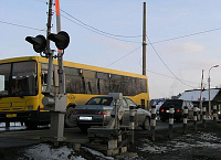 По Красноармейской в районе ж/д переезда в Ижевске ограничено движение