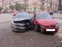 В Ижевске женщины на автомобилях устроили ДТП, не поделив перекресток