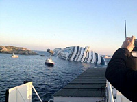 Утонул круизный лайнер Costa Concordia: на борту было около 100 россиян