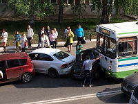 В Ижевске автобус протаранил пять автомобилей  